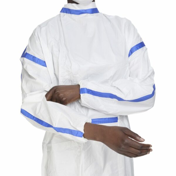 Cleanroom Gown One Size Fits Most White Sterile ASTM F739 Disposable